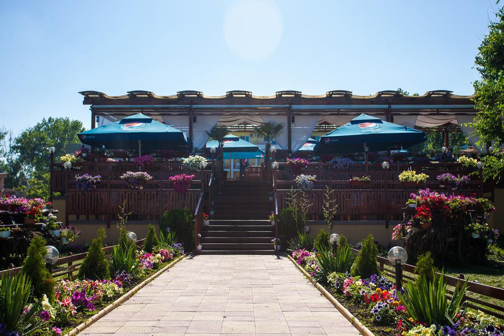 Hotel Central Mamaia Exterior photo